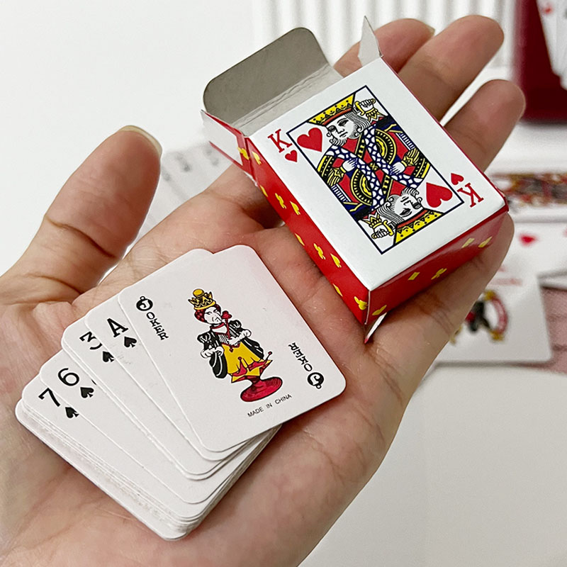Party Games Juegos De Mesa - Мини-покерные игральные карты, милые новинки, забавные